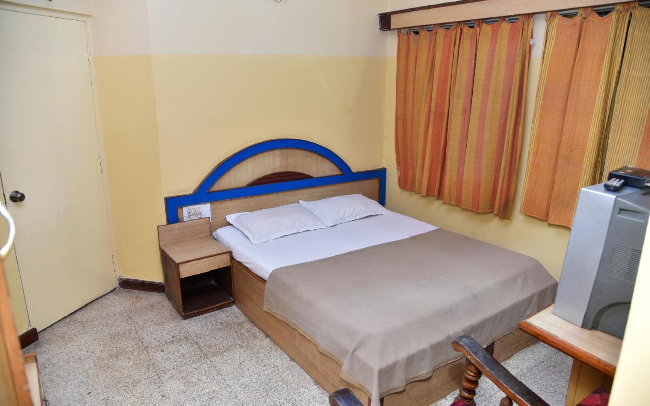 Отель S S Residency Sr Nagar Kanteerava Stadium Mallya Hospital Vfs Global Tech Park Бангалор Экстерьер фото