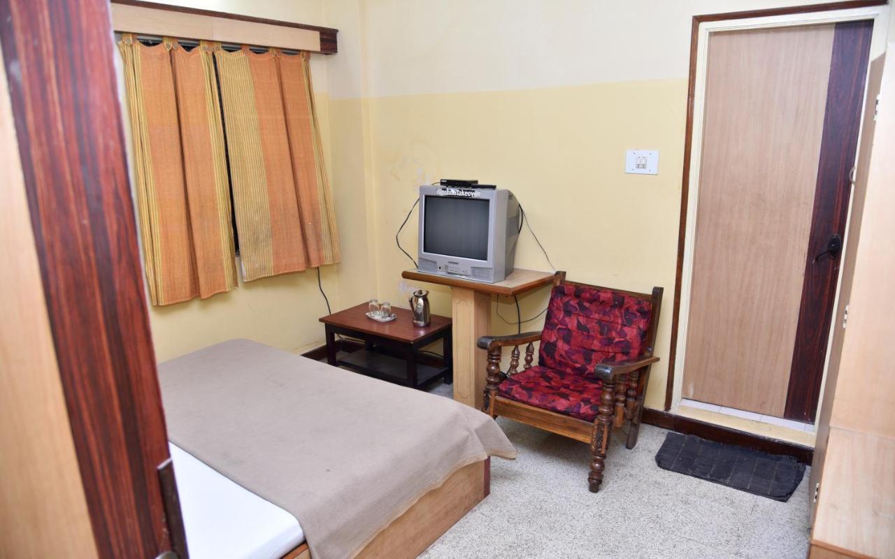 Отель S S Residency Sr Nagar Kanteerava Stadium Mallya Hospital Vfs Global Tech Park Бангалор Экстерьер фото