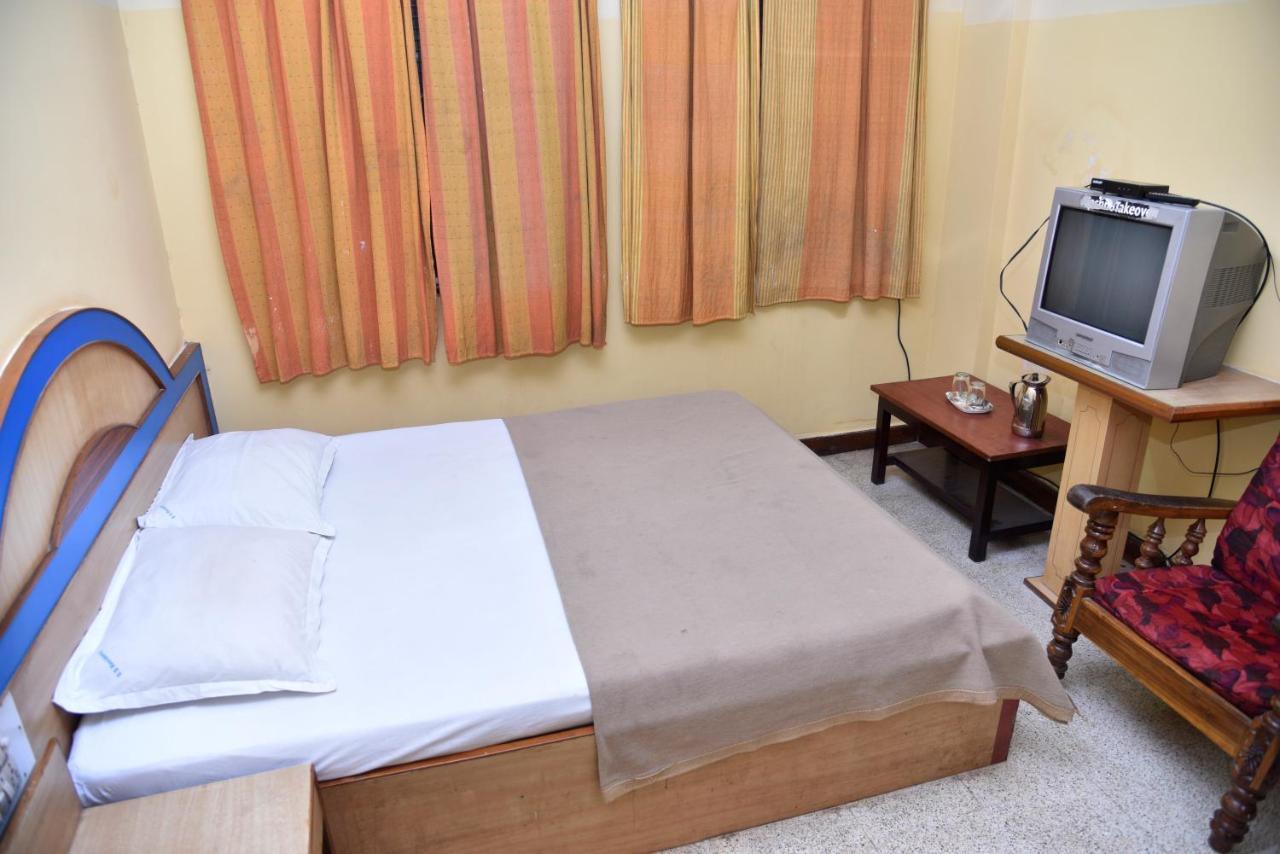 Отель S S Residency Sr Nagar Kanteerava Stadium Mallya Hospital Vfs Global Tech Park Бангалор Экстерьер фото